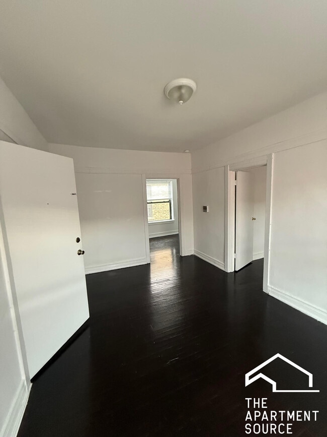 Foto del edificio - 931 W Sunnyside Ave