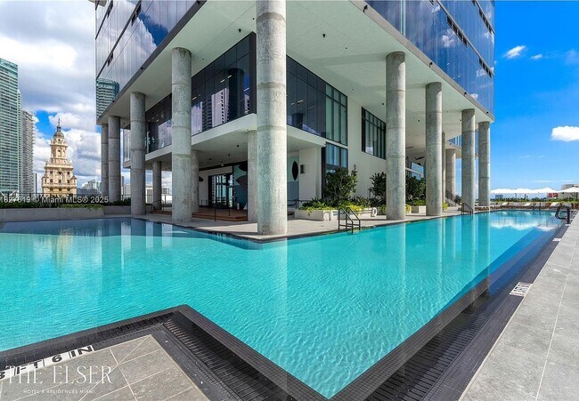 Foto del edificio - 398 NE 5th St