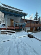 Building Photo - 1502 Golden View Dr