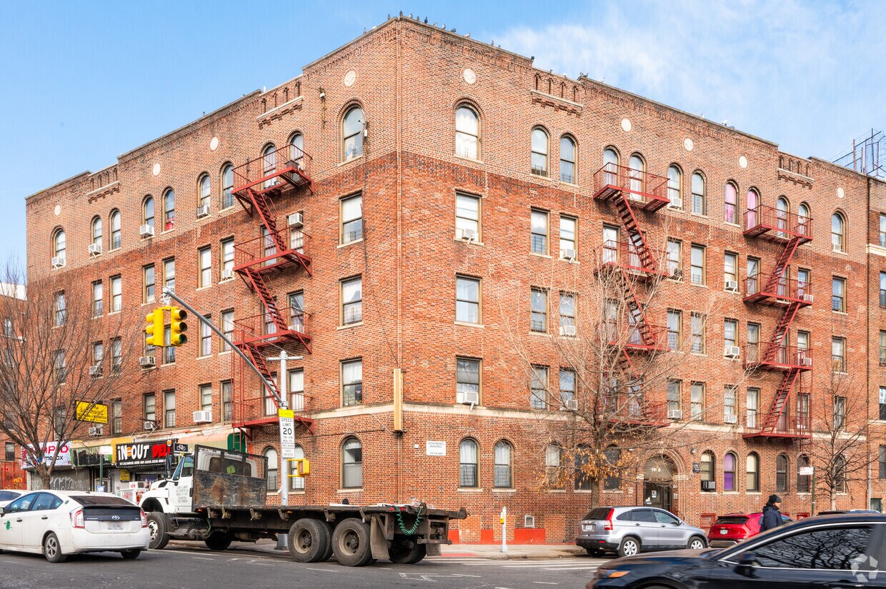 Fotografía del edificio - 1975 Davidson Ave