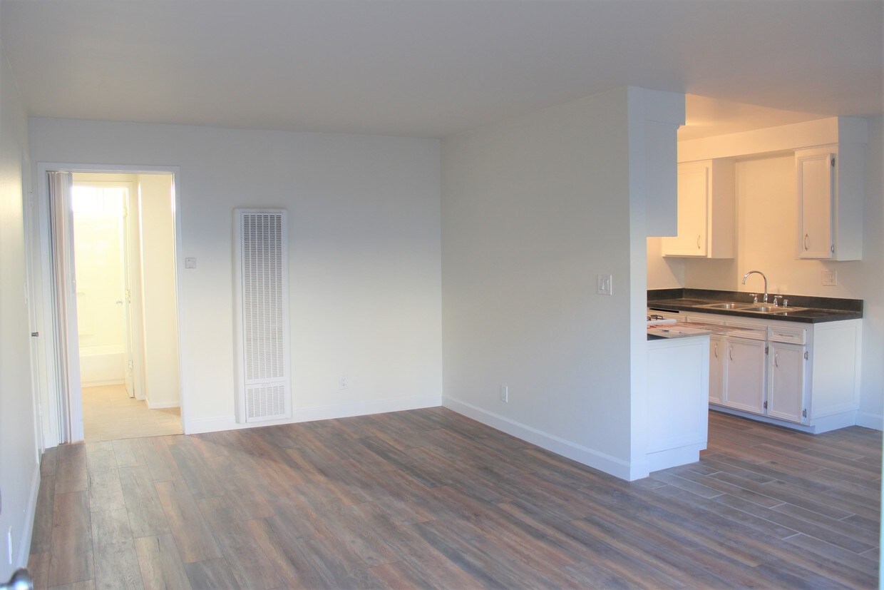 2502 Manhattan Beach Blvd, Gardena, CA 90249 Condo for Rent in