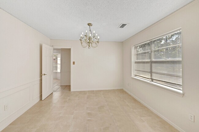 Foto del edificio - 5915 Miller Valley Dr