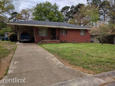 Primary Photo - 11 Berkshire Dr