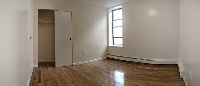 Building Photo - 207 E 91st St