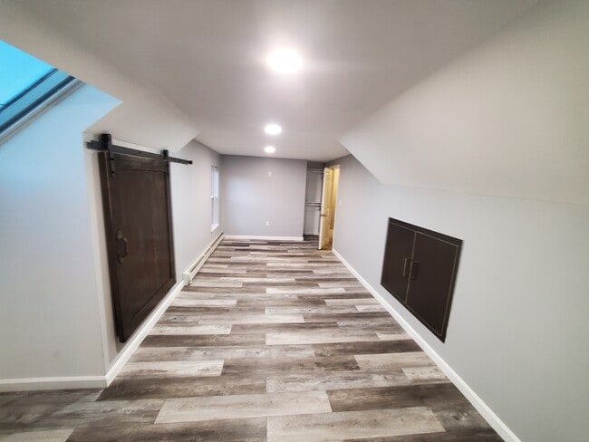Room 1 - 104 Fair St