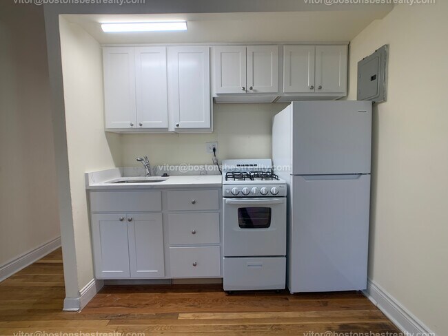 Building Photo - 153 Brighton Ave