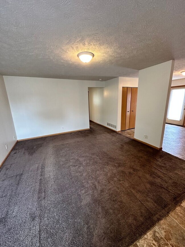 Building Photo - 2635-2639 N 5