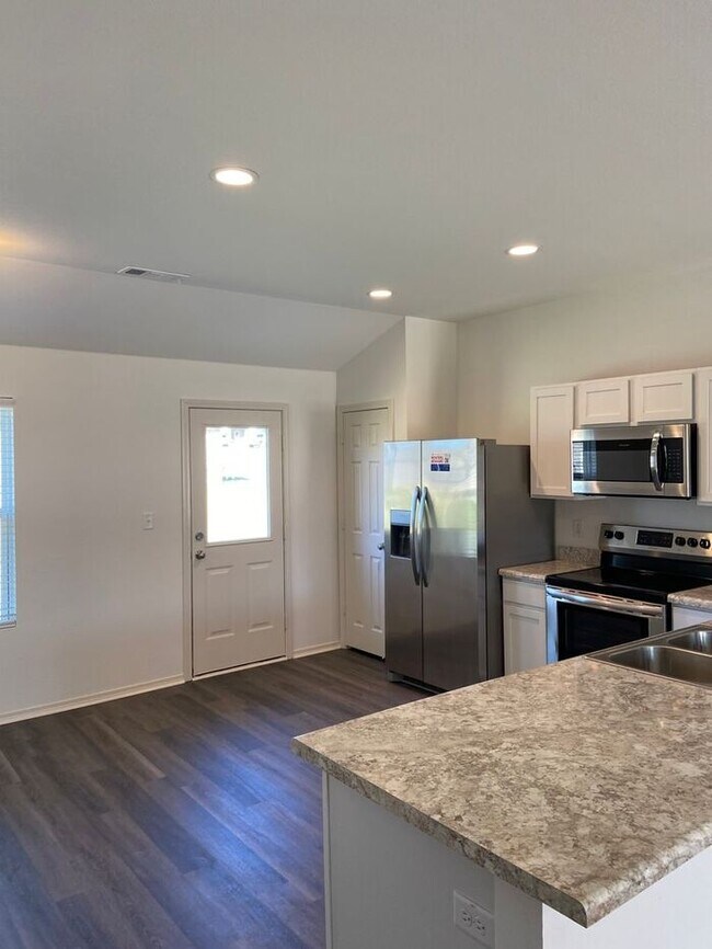 Building Photo - *New Years Special* BRAND NEW Three Bedroo...