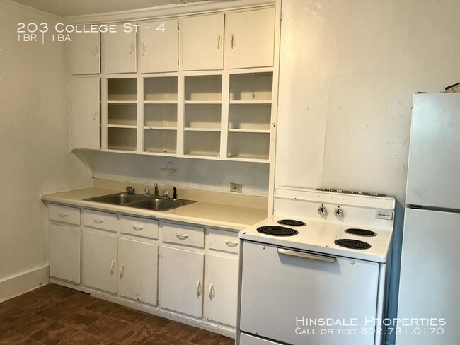 Building Photo - 203 College St