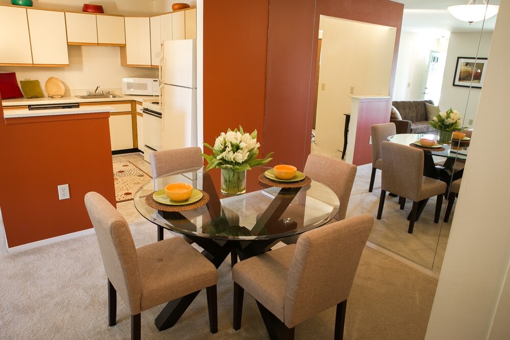 Foto principal - 2083 Yarmuth Dr