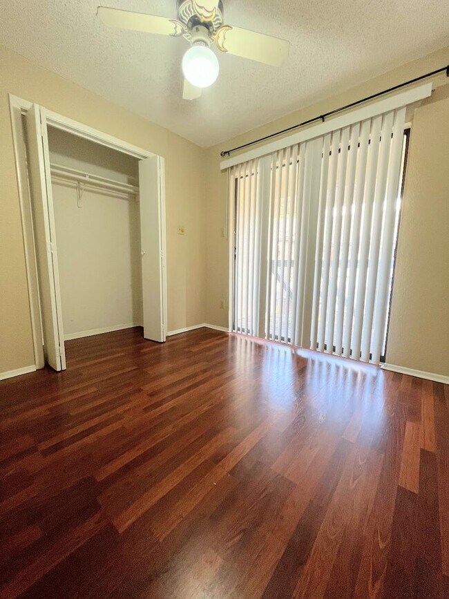 Foto del edificio - 806 W 24th St