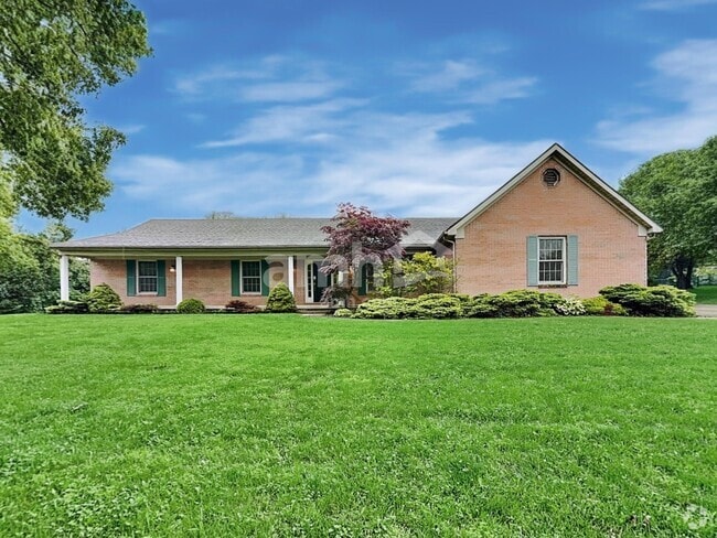 Building Photo - 1330 Fairway Ct