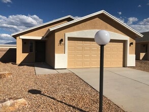 Building Photo - 2477 South Dr