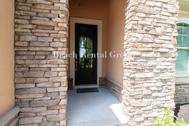 Foto del edificio - Fully Furnished Corner Lot with Screened Patio