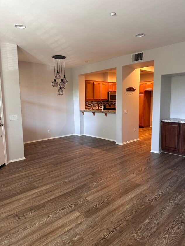 Foto principal - 27 Strawflower St