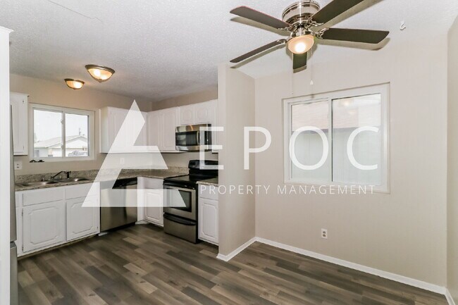 Foto del edificio - 2208 Creekwood Dr