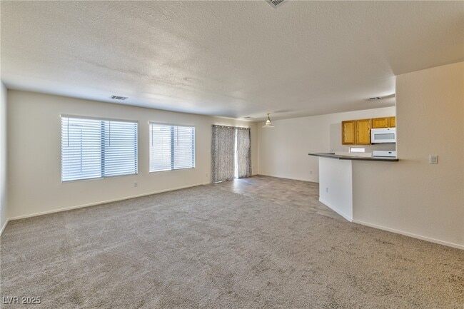 Building Photo - 4816 Englewood Ave