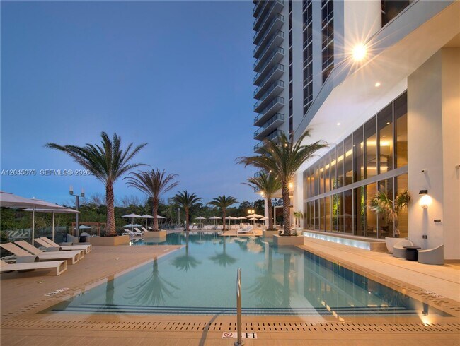 Foto del edificio - 16385 Biscayne Blvd