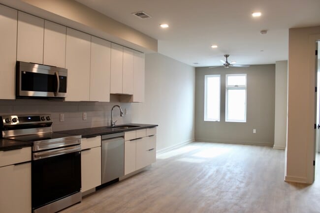 Building Photo - Mid Castle