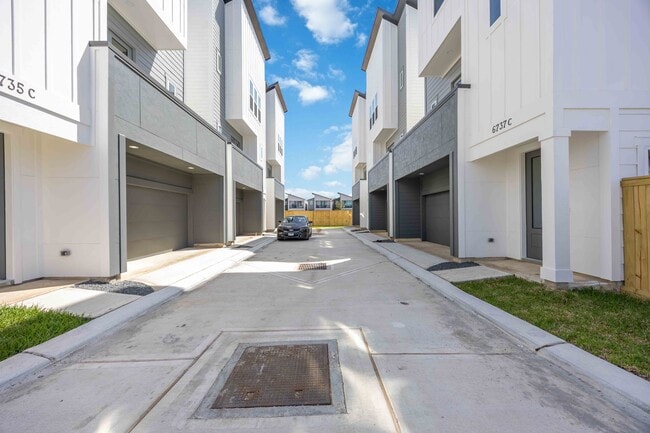 Photo - 6735 Peerless St Townhome