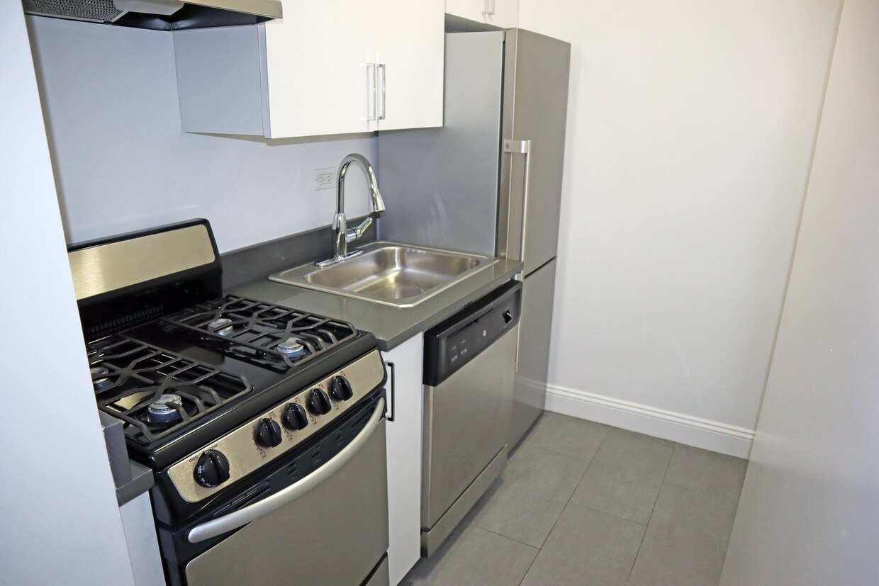 Kitchen - 465 Lexington Ave