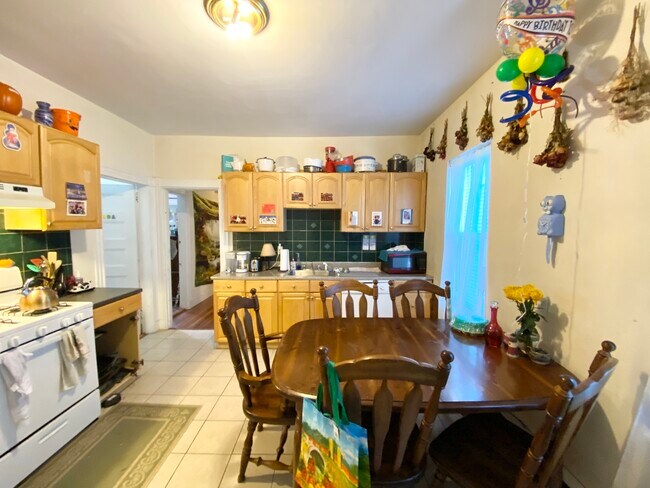 Building Photo - 34 Darling St