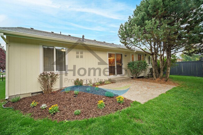Building Photo - Exceptional Value: 3 Bedroom 2 Bathroom Ho...