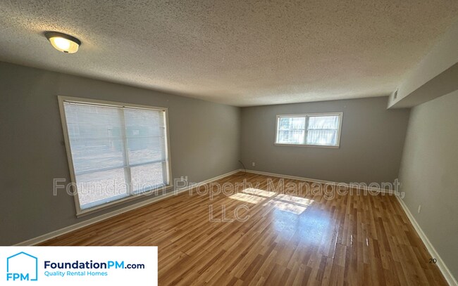 Building Photo - 34 N Idlewild St