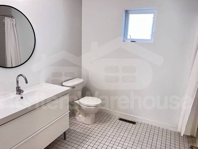 Foto del edificio - 4BD 3BA SINGLE FAMILY HOME IN MINNEAPOLIS!