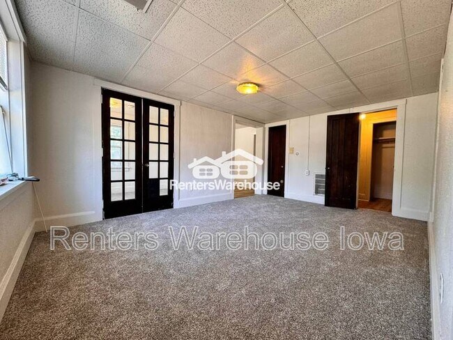 Building Photo - 610 N Buxton St