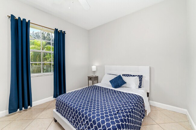 Foto del edificio - 4929 Belvedere Rd