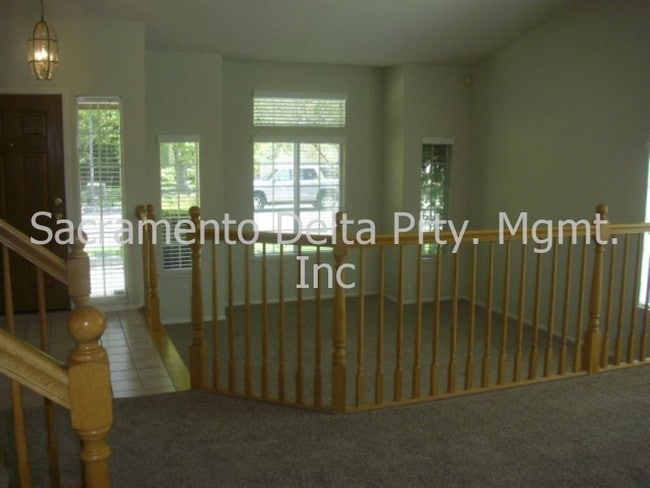 Building Photo - 9516 Royston Way