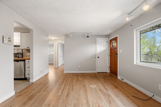 Foto del edificio - 1227 Raleigh St