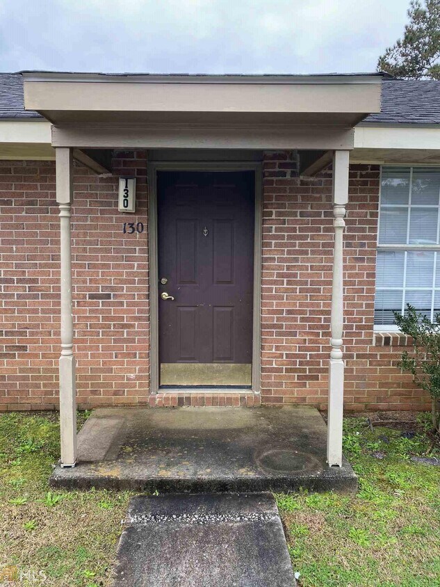 564 E Main St Unit 132, Statesboro, GA 30461 Room for Rent in