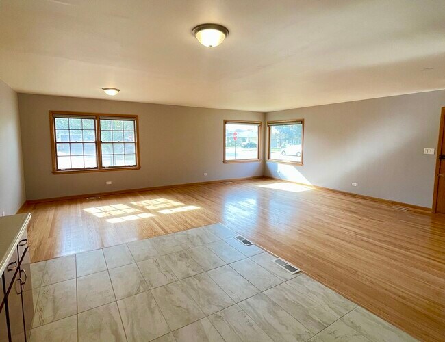 Foto del edificio - 8444 W Betty Terrace