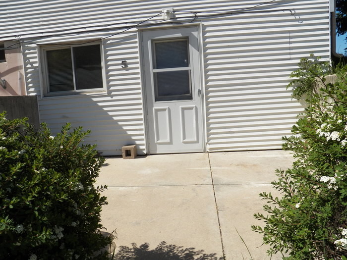 Primary Photo - 425 1st St N