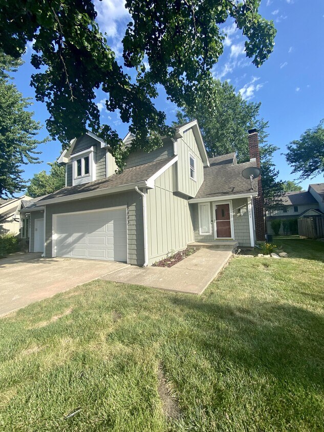 10803 W 115th Pl, Overland Park, KS 66210 House Rental in Overland