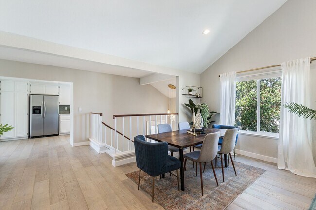Foto del edificio - Spacious Alameda Brittany Bay Landing Town...