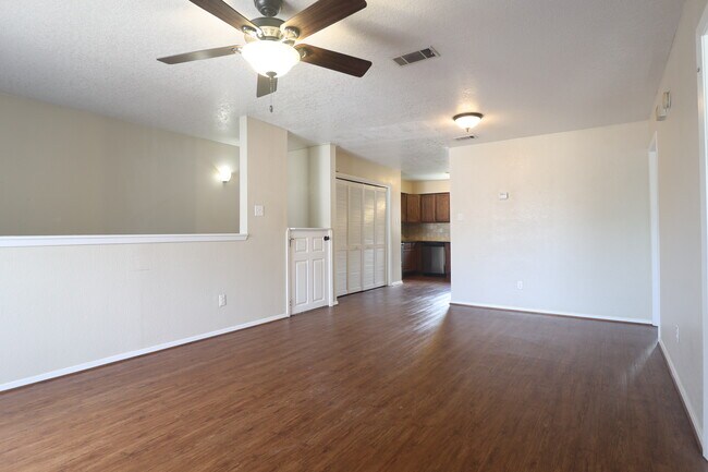 Sala de estar - 1100 Spring Loop
