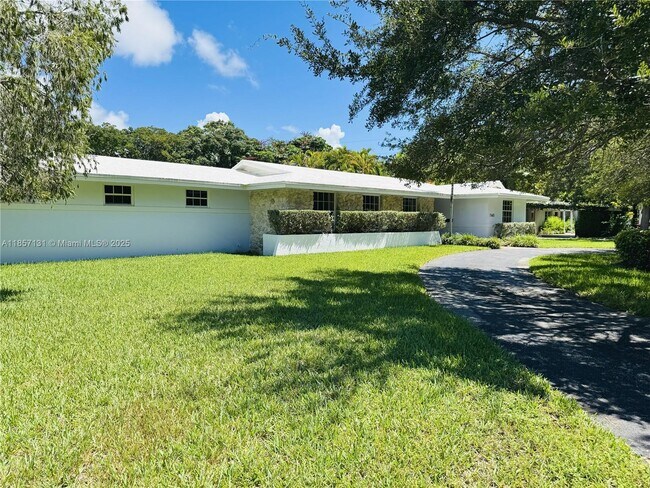 Foto del edificio - 7485 SW 126th St
