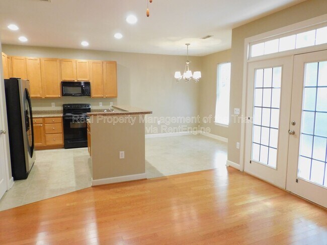 Foto del edificio - 6115 Morgan Ashley Dr