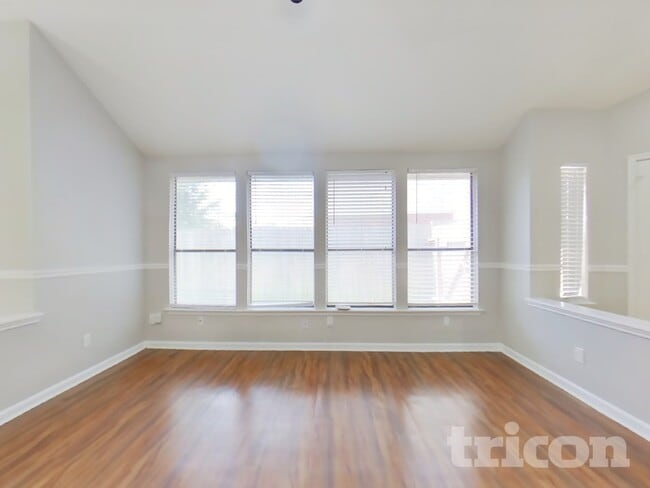 Building Photo - 13822 Cantwell Dr