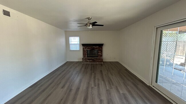 Foto del edificio - Beautiful 3 Bedroom Home in Moreno Valley