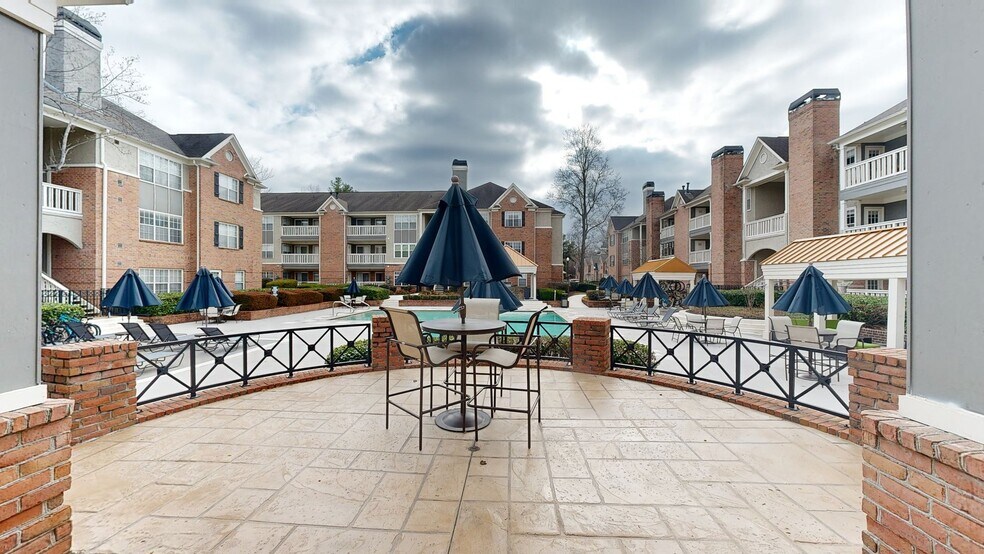 Arbors River Oaks Apartments