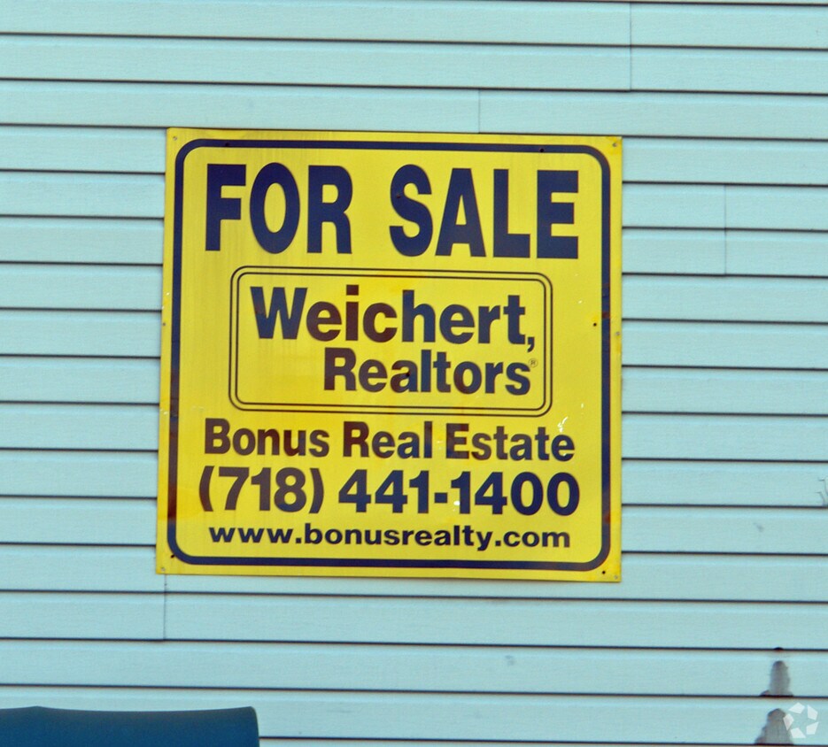 sign - 628 Knickerbocker Ave