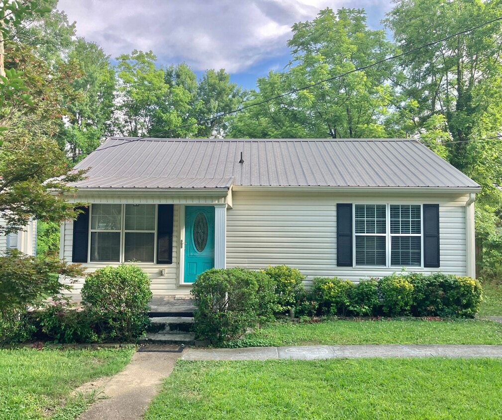 Primary Photo - 1510 Brunner St NW