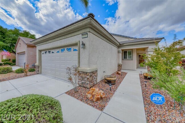 Building Photo - 2521 Starlight Valley St