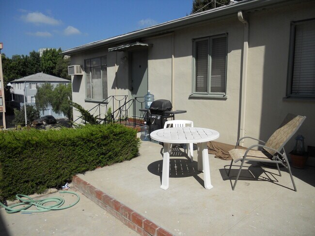 Building Photo - 1550 S Beverly Glen Blvd