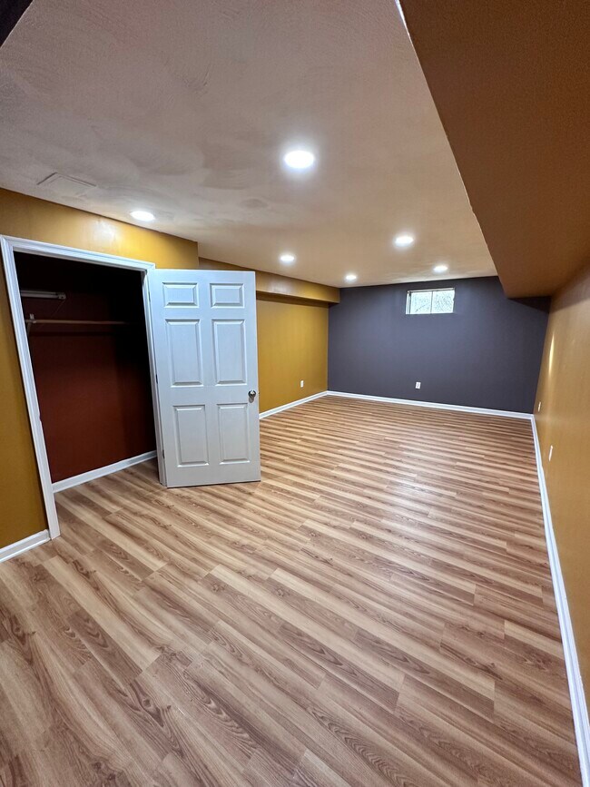 Building Photo - 11401 Dundee Dr