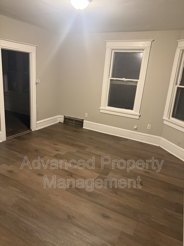 Foto del edificio - 934 W Chambers St